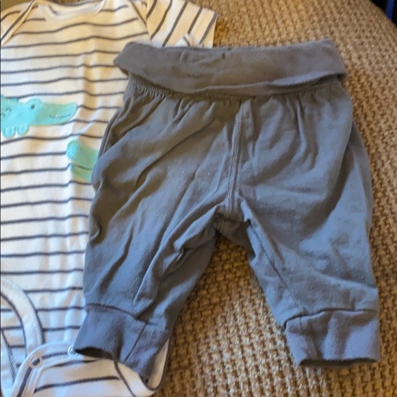 Just for you by Carter’s crocodile set Size 3M - Picture 2 of 4